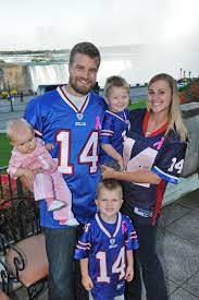 Bills Qb Ryan Fitzpatrick Wife Lisa And Children Brady Tate And Lucy What A Beautiful Family Go Bills Nfl Funny Buffalo Bills Football Bills Football