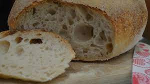 Per il gusto per la semplicità di esecuzione per i tempi di lievitazione che si intersecano facilmente con le normali attività giornaliere per i benèfici effetti sulla nostra salute. Pane Fatto In Casa Con Lievito Madre Youtube