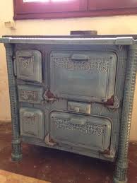Cuisiniere En Fonte Emaillee Bleue Vintage Les Vieilles Choses Cuisiniere Ancienne Cuisiniere Fonte Emaillee