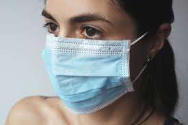 Affiche «masque obligagoire», 24 po x 36 po, disponibles en : Coronavirus Australie Masque Obligatoire Dans Les Grandes Chaines De Distribution Bunnings Kmart Target Myer David Jones Courrier Australien