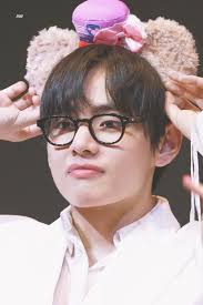 Pin By Kim Taehyung On Tae Tae In 2020 Bts V Eyes Cat Eye Glass