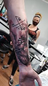 With an annual income of up to $500000 this business employs up to 4 associates. Chains Of Mephistopheles By Manda Mutiny Gulf Coast Tattoo In Pensacola Fl Album On Imgur