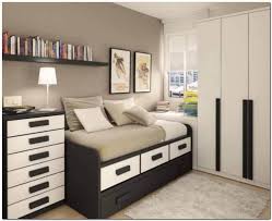 Tak heran, sebab desain arsitektur buat dekorasi kamar tidur 2 5x3 mampu diletakkan atau dibangun dengan tempat yang cukup kecil. Contoh Desain Kamar Tidur Ukuran Kecil Nasi