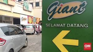 Honor pertama 10 artis papan atas indonesia, ada yang digaji 50 ribu! Giant Tutup Konsumen Pesta Diskon Vs Karyawan Gigit Jari