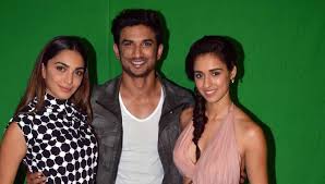Were Jealousy Vibes Exchanged Between Disha Patani And Kiara Advani Bollywood News India Tv Ms dhoni real girlfriend,friends in movie priyanka jha,disha patani,unseen images updated. kiara advani
