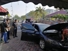 Dia didakwa mengikut seksyen 323 kanun keseksaan yang memperuntukkan hukuman penjara maksimum setahun atau denda. Lelaki Diheret Ke Mahkamah Atas Tuduhan Bakar Kereta Mufti Perlis