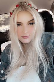 ⚡️ Meet the Stylist ⚡️