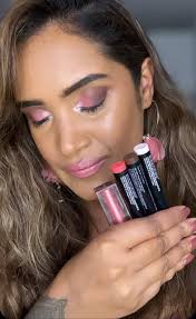 Glitter eyeshadow is my get to go eyeshadow anytime 🤭🤭