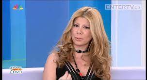 Το σπαρακτικό μήνυμα της παρουσιάστριας για τον συνεργάτη της γ. Entertv O Andreas Foystanos Kai H Zhna Koytselinh Gia Tis Plastikes Youtube