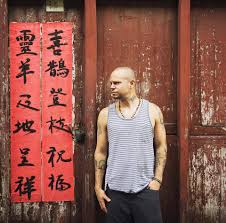 Residente has also delved into producing documentaries including sin mapa and residente and has directed some of his own music videos. Residente Of Calle 13 Im Muffatwerk