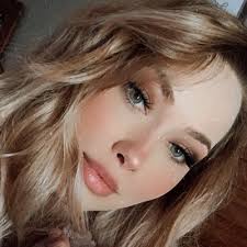 Kelli Bishop🌺 (@babyburd_)