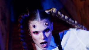 Majorlilkween Premieres Her "ten 22" Music Video