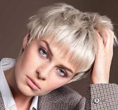 Paradossalmente ogni taglio è giusto per il biondo platino. Tagli Capelli Corti Biondi 2021 Idee E Tendenze In 15 Foto Donne Sul Web