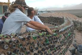 Bières en bouteilles ou canettes. Mot Cle Murs En Terre Crue Journal D Alexandre Modesto Earthship Bottle Wall Earthship Home