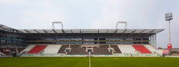 The old hamburg differs from the new in that until 1860 actually the city gates were closed in the evening and no one could get in or out. Millerntor Stadion Hamburg Tribunenbau Sha