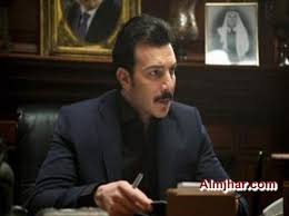 حتى أني تخيلت باسل خياط في دور علي مازالت الثورة مشتعلة فى الجبال ومازال اهلنا هناك يواصلون جهادهم الملك واخوه الامير وقادة جيوشهم لهم الملك والعتاد ولكن فوق كل جبار. Ø¨Ø§Ø³Ù„ Ø®ÙŠØ§Ø· ÙŠÙ…ØªØ¯Ø­ Ø§Ù„Ù…Ø®Ø±Ø¬ Ø­Ø§ØªÙ… Ø¹Ù„ÙŠ Ø§Ø¹ØªØ¨Ø±Ù‡ Ù…Ù† Ø£Ù‡Ù… Ø§Ù„Ù…Ø®Ø±Ø¬ÙŠÙ† Ù…ÙˆÙ‚Ø¹ Ø¹Ø±Ø¨ÙŠ Ø£Ù…Ø±ÙŠÙƒÙŠ