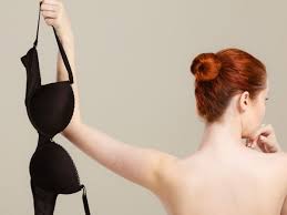 Photo femmes sans soutien gorge. Soutien Gorge 5 Astuces Mode Et Confortables Pour Vivre Sans Femme Actuelle Le Mag