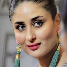 Kareenakapoorkhan On Instagram Her Beauty In 2020 Indian Bollywood Actress Kareena Kapoor Saree Indian Actress Pics