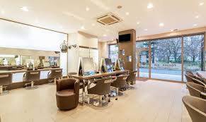 Port d'un masque obligatoire, interdiction d. Romain Et Sandrine Coiffure Coiffeur A Courbevoie