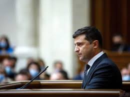 Олена зеленська вирішила виставити на аукціон свою преславуту жовту сукню, в якій вона була одягнена під час церемонії інтронізації японського імператора нарухіто і яка наробила так. Rist Zelenskogo