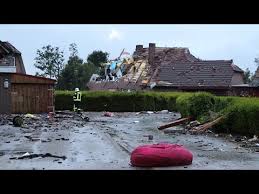 Ein heftiger sturm hat in einer gemeinde in ostfriesland eine schneise der verwüstung hinterlassen. H8n4yu Nqi3rim