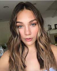 Maddie Ziegler Mom Hairstyles Trending Haircuts Maddie Ziegler