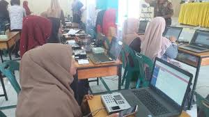 Daftar rangkaian tes skb yang harus dijalani pelamar cpns ini bisa dilihat pada dokumen pedoman resmi setiap instansi pemerintah yang mesin pertanian, analis data dan informasi, analis keuangan, analis kimia, analis pembiayaan pertanian, pemelihara kebun, penata laporan keuangan, dan. Aturan Larangan Yang Perlu Diperhatikan Untuk Peserta Skb Cpns Wajib Isolasi Mandiri Sebelum Tes Halaman All Serambi Indonesia
