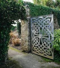 59 Ideen Fur Gartentore Und Gartenturen Das Erste Das Uns Begrusst Gartenturen Gartentore Und Gartendesign Ideen
