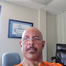 It is with a very HEAVY heart that we share that our Dizzy's team member  Yasmeen Lipscomb passed away this morning. Her last day at work was this  past Saturday and she