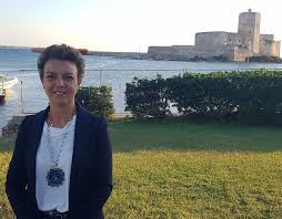 Il brano è stato scritto da federica abbate, giuseppe anastasi e cheope. Mafia E Politica A Trapani Gli Accordi Di Inferrera E La Disfatta Delle Regionali
