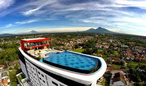Hotel terakhir dengan fasilitas kolam renang terbaik di jakarta adalah le grandeur mangga dua. 8 Hotel Di Jogja Dengan Kolam Renang Di Rooftop Womantalk