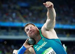 O arremesso de lança é uma prova individual realizada apenas pelos homens. Brasileiro Faz Historia E E 5Âº No Arremesso De Peso Dos Jogos Olimpicos Jovem Pan