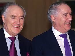 Cuộc chiến khốc liệt trong gia tộc tỷ phú bí ẩn nhất nước Anh