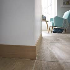 Plinthe Placage Chene Sans Noeud Carree 10 X 100 Mm L 2 2 M Plinthe Bois Plinthes Plinthe Pvc
