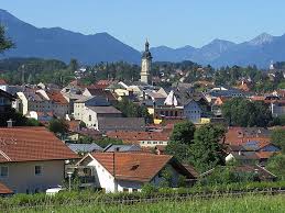 Vrchol tvoří jakási plošina, na níž jsou dvě horské chaty. Traunstein In Bayern Deutschland Sygic Travel