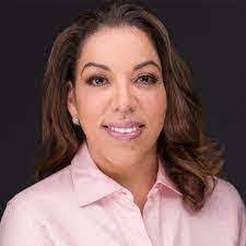 Lynnette Sutton's Instagram, Twitter & Facebook