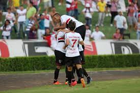 Valeu então kits da minha terra natal: Com Gol No Final Do Jogo Sao Paulo Arranca O Empate Contra O Cruzeiro Em Minas Jovem Pan
