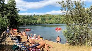 Voir à bien intstaller les toiles de bassins pour éviter les fuites. Des Plans D Eau Aux Cascades Nos Bons Plans Pour Se Rafraichir Dans L Arrondissement De Riom Riom 63200