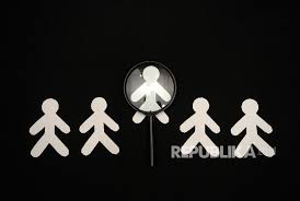 Memang dia lebih baik dari aku memang dia lebih tepat untuk kamu lalu dia datang dan mengambil kamu. Sehari Pemimpin Adil Lebih Baik Daripada Ibadah 60 Tahun Republika Online