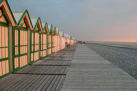 Le Long Du Chemin De Planches Deauville Trouville Cabane De Plage Paysage Normand