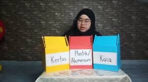 Ini adalah alternatif untuk pembuangan sampah konvensional yang dapat menjimatkan bahan dan membantu menurunkan pelepasan gas rumah hijau. Mini Tong Sampah Kitar Semula Nur Fatin Zulaika Binti Baharu Dpakk Ucyp Youtube
