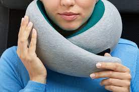 Bantal leher adalah bantal yang menyerupai tapal kuda atau huruf u yang biasa digunakan sebagai penyangga leher di dalam melakukan perjalanan baik melalui. 8 Rekomendasi Bantal Leher Terbaik Untuk Liburan Dijamin Tidur Pulas