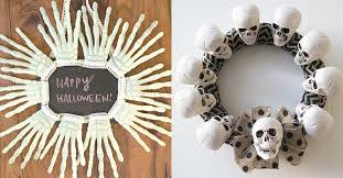 Greet family and friends into your home with this beautiful wreath. 2 Spooktacular Halloween Wreath Ideas Dollar Tree