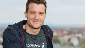 Jun 13, 2021 · last week we reported on lionel sanders' invitation to jan frodeno for a race. Jan Frodeno Privat So Lebt Und Liebt Der Triathlon Held Aus Deutschland News De