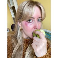 STACEY DALY (@DALSWAN)