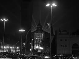 Stylisches schwarz, mit glitzernden highlights und markantem absatz. Barcelona In Schwarz Weiss