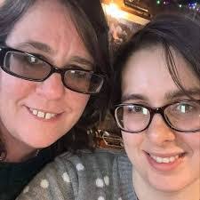 Alison Louise's Instagram, Twitter & Facebook