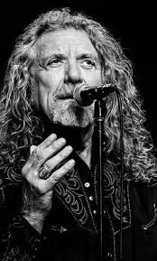 Robert Pattinson is super sexy!