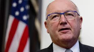 Dutch reporters confront Hoekstra