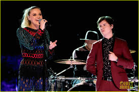 Watch Kelsea Ballerini Lukas Graham Perform Peter Pan 7 Years Mashup At Grammys 2017 Video Photo 3858780 2017 Grammys Grammys Kelsea Ballerini Lukas Graham Pictures Just Jared